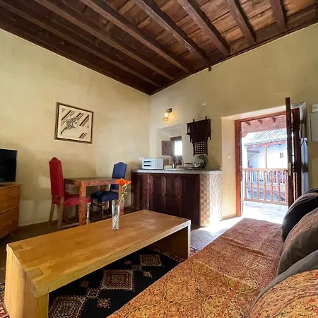 Palacio Conde De Cabra Apartment *