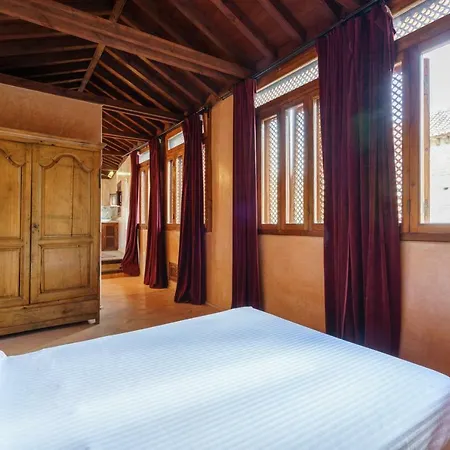 Palacio Conde De Cabra Apartment Granada