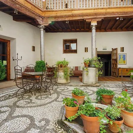 Palacio Conde De Cabra Apartment