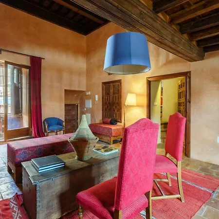 Palacio Conde De Cabra Apartment
